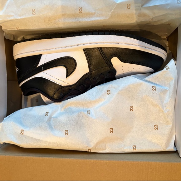 Nike Air Jordan 1 Panda Black/White Women’s 8M